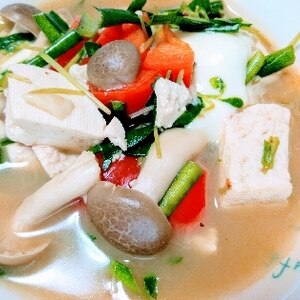 豆板醤で簡単！たっぷりニラの肉なし麻婆豆腐